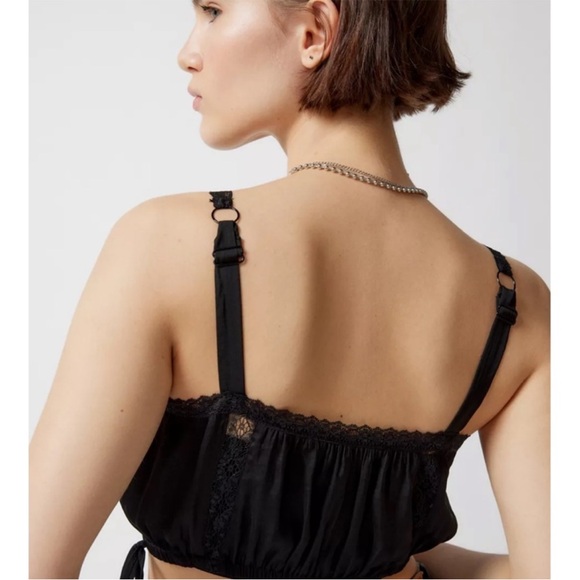 ✨2 for 25$Urban Outfitters NWT Tuli Lace-Inset Tank Top - Picture 2 of 4